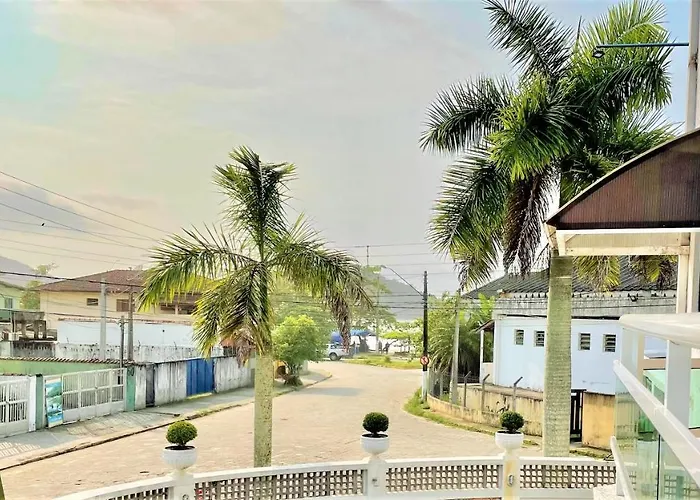 Vila Lorenzi & Apartamentos Ubatuba